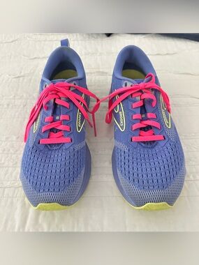 Brooks Women’s Purple and Pink Lace Running Sneakers - 7.5